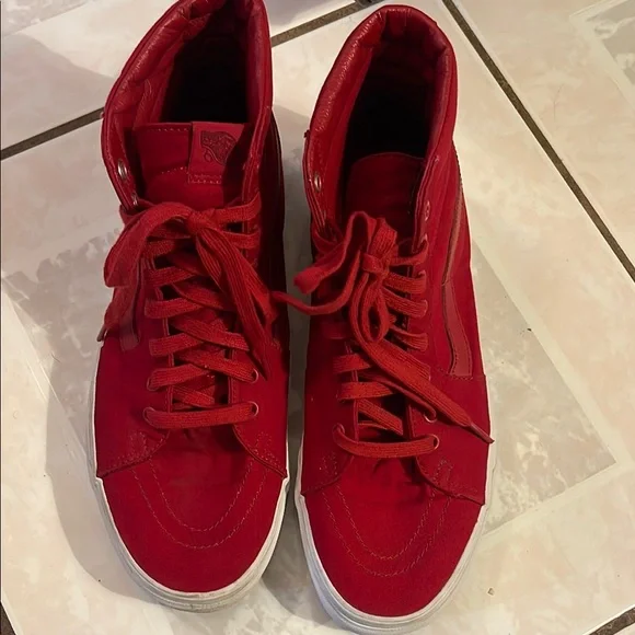 Vans off the wall Classic Red Men's High-Top Sneakers - Picture 2 of 7